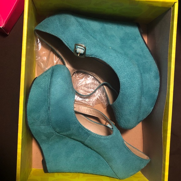 Teal Heals / Wedges - Picture 2 of 4